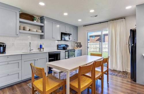 Orem House | Sunset Paradise Retreat | 2 Hot Tubs | 2 Houses
