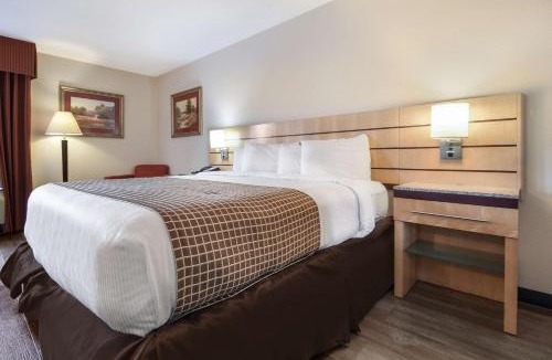 Tarboro Hotel | SureStay Plus by Best Western Tarboro-Kingsboro