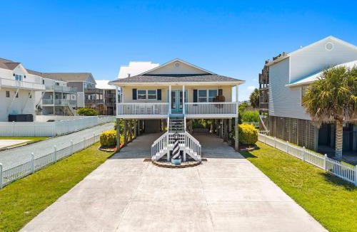 Surf City House | Surfside Serenity Villa - Steps to the Beach