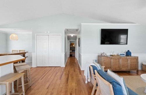 Surf City House | Surfside Serenity Villa - Steps to the Beach