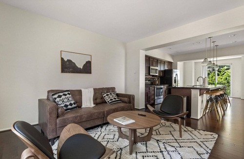 Education Hill House | Sweet Redmond 1BR w/Parking, nr Parks & Schools, by Blueground
