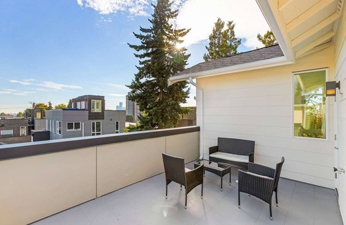 Capitol Hill Apartment | Syrax's Dragonstone Den