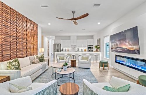 Arlington Park House | Tamiami Vice - Luxury Siesta Key Home with Heated Pool & Prime Location – Book Your Escape Today!
