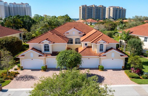 Pelican House | Tarpon Point Coach Home - Villa Tarpon - Roelens Vacations