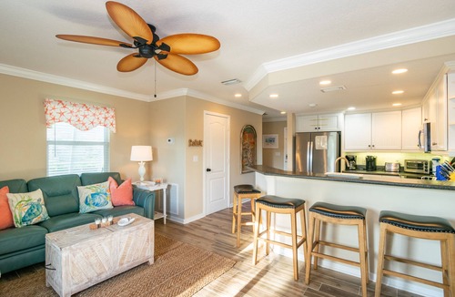 Ilexhurst House | Terrace Condo 1 · 3 Lanais · Trolley · Pool