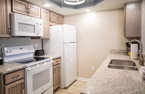 Port Canaveral Villa | Terrific 2-bedroom villa in Cape Canaveral with WiFi, fitness room