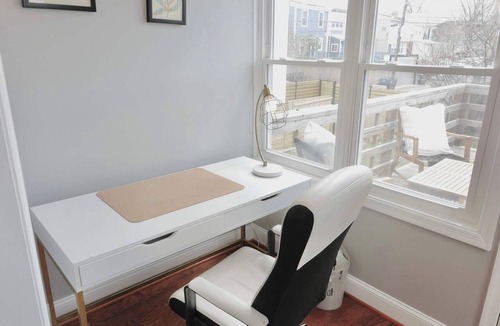 Petworth House | Terrific Family Townhouse + Parking x 2 cars