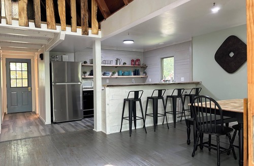Manistee Cottage | The ‘A’mazing Escape! Beaches, hiking trails, & great fall color tour location!
