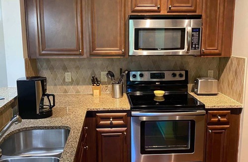 Cary Apartment | The Arboretum 2BR with Balcony 5