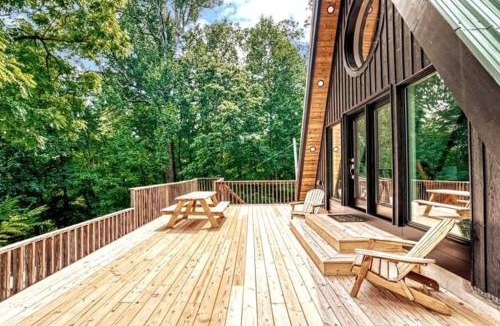 Haymarket House | The Black Aframe - HOT TUB and Mountain Views