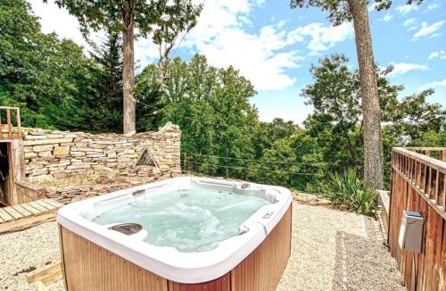 Haymarket House | The Black Aframe - HOT TUB and Mountain Views