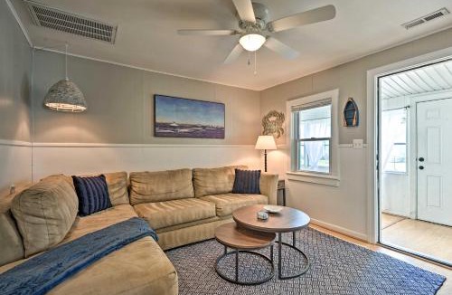 Colonial Beach House | 'The Blue Crab Cottage' - 3 Blocks From The Beach!