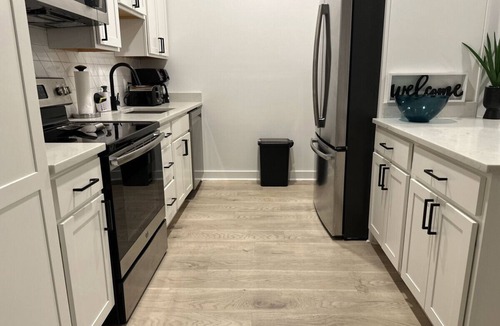 Fells Point Apartment | The Bow – Your Chic Urban Retreat in Fells Point, Baltimore!