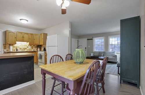 Columbus House | The Brocton: 4 miles from airport
