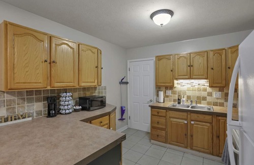 Columbus House | The Brocton: 4 miles from airport