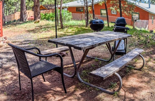 Parks Villa | The Bunk House Historic Cabin Firepit Pet-Friendly Near Grand Canyon
