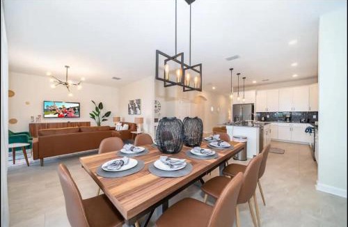 Four Corners House | The Captivating Cottage 6 bedrooms of pure delight