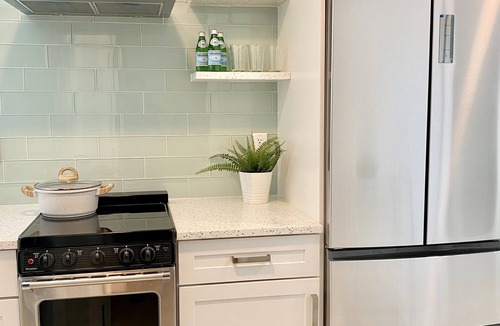Englewood Cottage | The Coastal Oasis. 8 Mins from Englewood Beach!