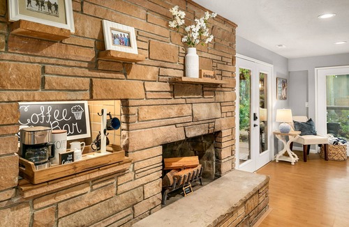 Inglewood Cottage | The Cottage at Lake Sammamish, Generator, Dog Friendly, Lake Access