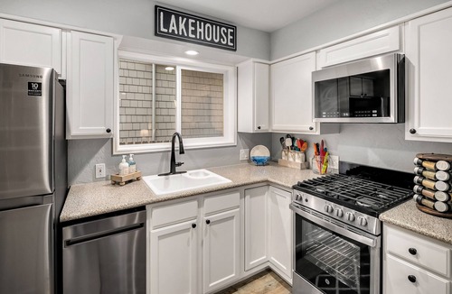 Inglewood Cottage | The Cottage at Lake Sammamish, Generator, Dog Friendly, Lake Access