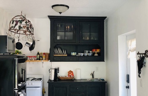 Cocoa Cottage | The Cozy Cottage at Cocoa Village-Private Oasis