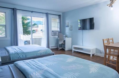 Harrison Hot Springs Apartment | The Driftwalk Walkable to Beach
