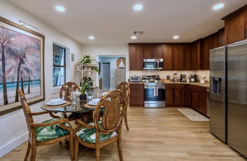 Midtown House | *THE ENCHANTED ROSE @ BEACHSIDE* Gorgeous Home & Pool + LAST KEY SERVICES…