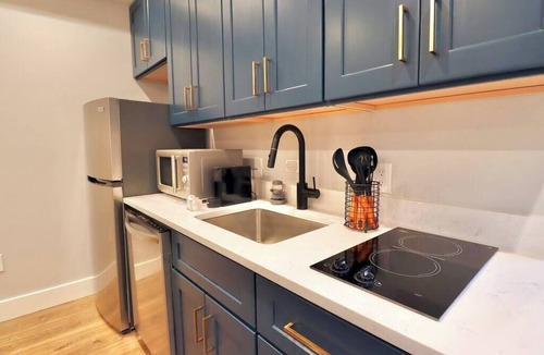Old Town Alexandria Apartment | The Fairfax Suite at Prince Street Inn