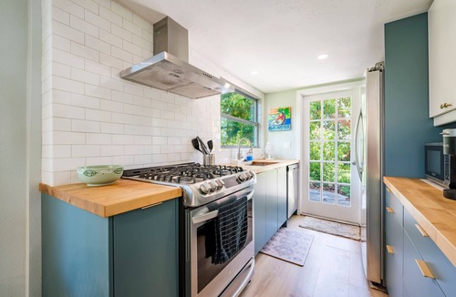 Bayou Oaks Cottage | The Flamingo House - Sarasota