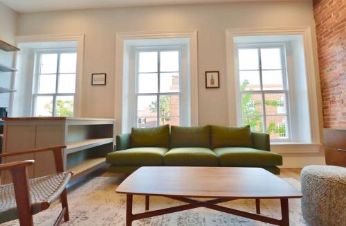 Old Town Alexandria Apartment | The Franklin Suite at Prince Street Inn