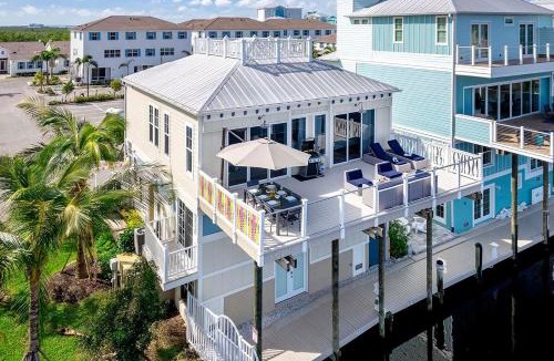 Cape Harbour Villa | The Funky Fish Shack - Marina View with Boat Slip