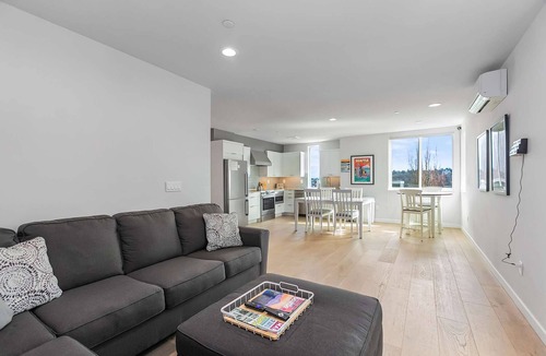 East Queen Anne House | The Futuristic Hoverboard Sweet Suite