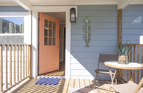Crescent Beach Cottage | The Gail on Havens Dog Friendly, Walk to Beach, 1Review Mandatory