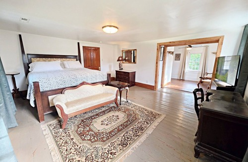 Columbia Cabin | The Green Duck Lodge at Fort Landing in Alligator