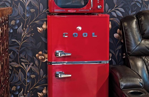 Green Lake Apartment | The Greenlake Speakeasy Suite + Kraken Kave Gameroom