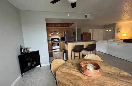 North Sarasota Condo | THE GULF NEST A Spacious, Peaceful, 2Bed 2Bath Condo by Sarasota's Best Spots