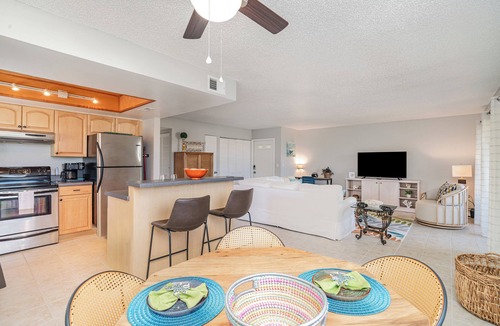 North Sarasota Condo | THE GULF NEST A Spacious, Peaceful, 2Bed 2Bath Condo by Sarasota's Best Spots