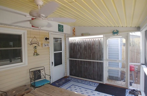 Chincoteague Cottage | The Hideaway Cottage