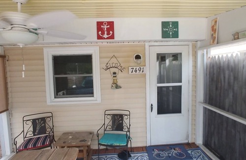 Chincoteague Cottage | The Hideaway Cottage
