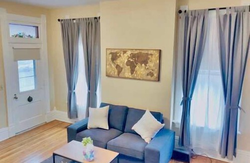 German Village House | The House Hotels - New Frankfort 1