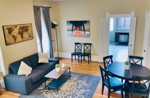 German Village House | The House Hotels - New Frankfort 1