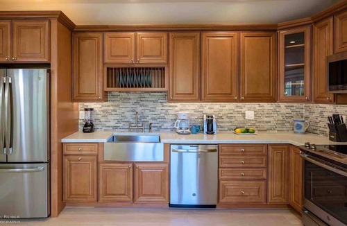 Historic Seaport House | *THE LIME & THE COCONUT @ OLD TOWN* 6BR/6BA Compound + LAST KEY SERVICES.