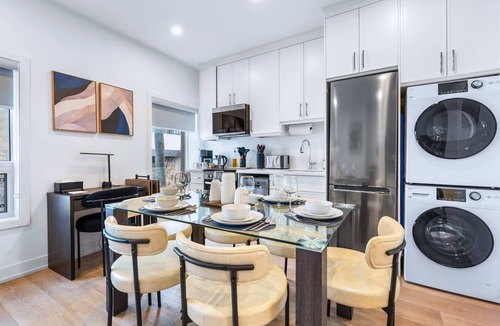Grange Park Hotel | The Mccaul Cozy DT Suite Near Major International Sporting Event 2026