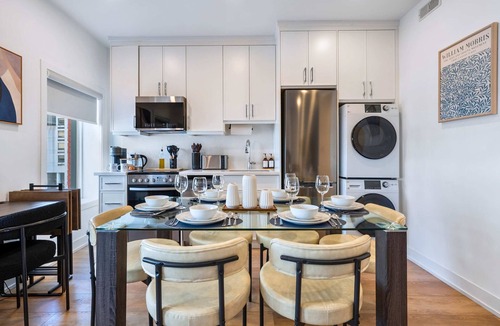 Grange Park Hotel | The Mccaul Cozy DT Suite Near Major International Sporting Event 2026