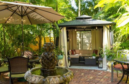 Old Town Hotel | The Mermaid & The Alligator