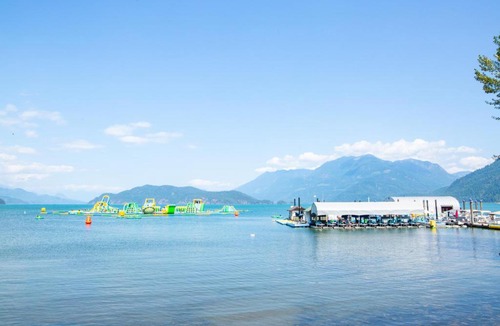 Harrison Hot Springs House | The Nook, Top Floor Suite with Lake and Mtn View