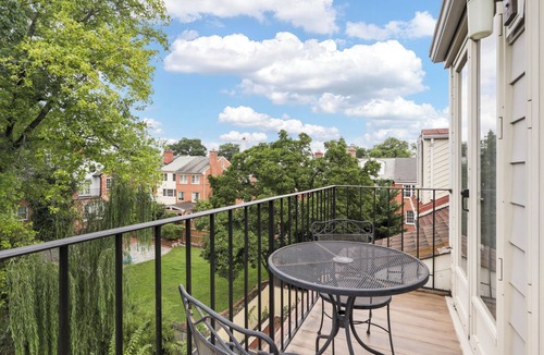 Old Town Alexandria House | The Nostalgic of Old Town