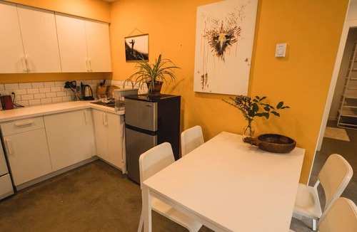 Ucluelet House | The Offshore Suite - Chill vibes close to downtown