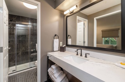 Lewis Center Hotel | The Ohioan Hotel & Event Center