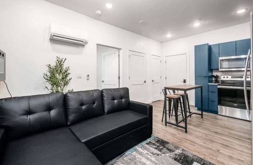 Downtown Columbus Apartment | The Perfect Pair: 2 Chic Condos in Columbus